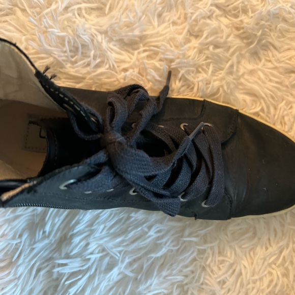 UGG boots size 7.5 in GUC - Picture 11 of 16